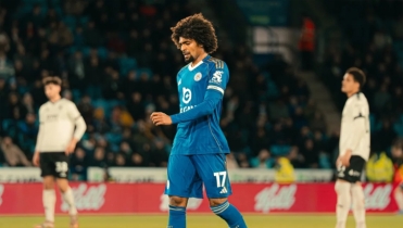 তৃতীয় বিভাগে অবনমনের শঙ্কায় হামজার লেস্টার সিটি